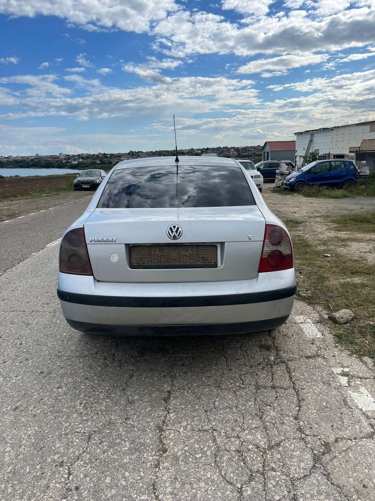 Piese Auto Originale —> VW Passat 1.9 TDI COD Motor AVF din 2005