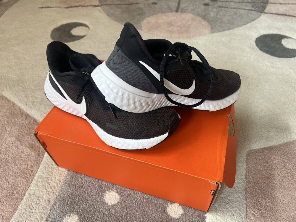 Унисекс Маратонки Nike Revolution 5