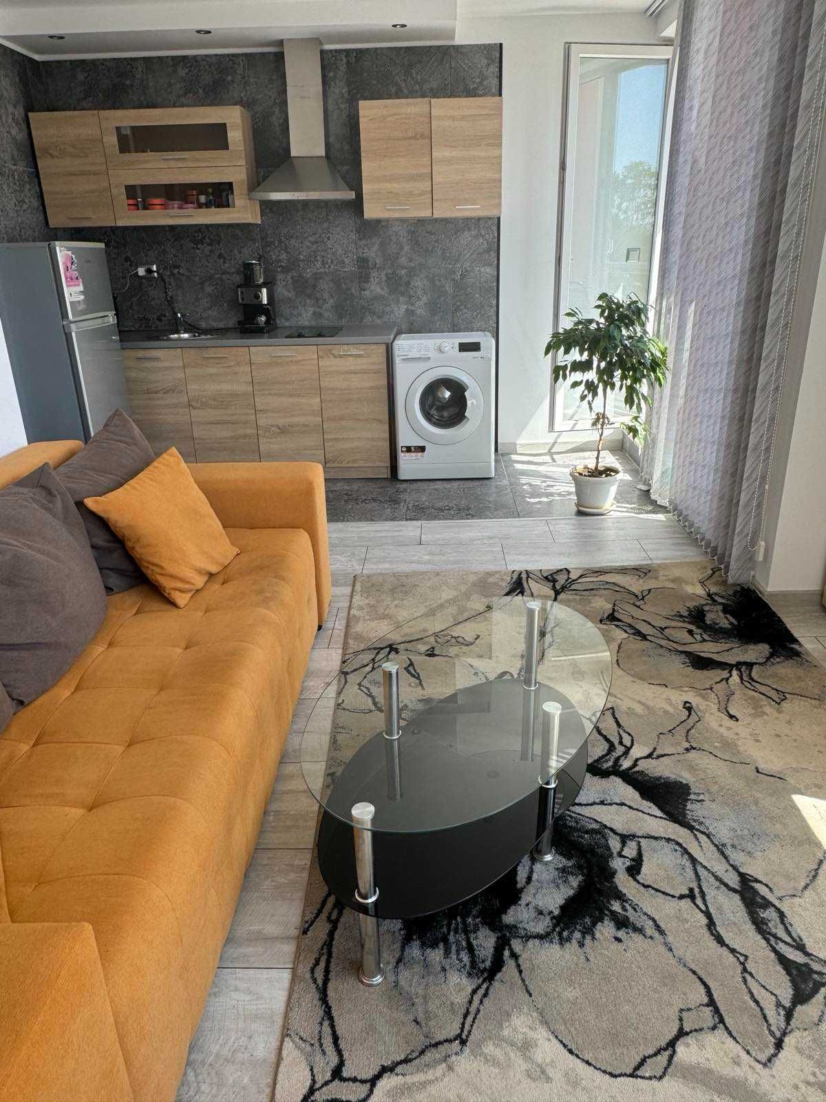 Продавам 3-местен диван – 235 × 95 см | Слънчев бряг – 120.00лв