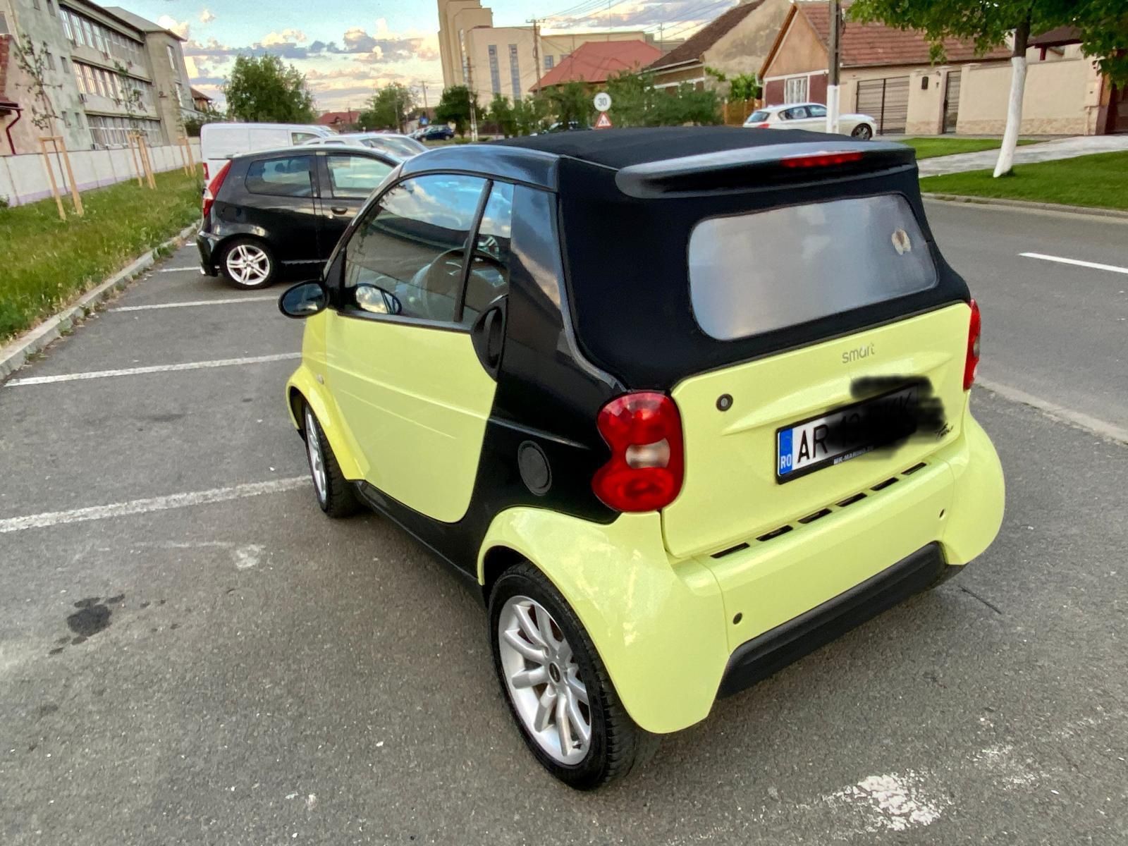 Vând Smart Fortwo cabrio Diesel 0,8