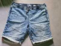 Vand blugi albastru scurti material foarte bun in stare perfecta