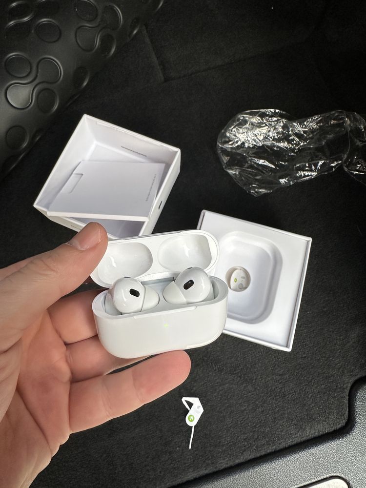 AirPods Pro 2 слушалки