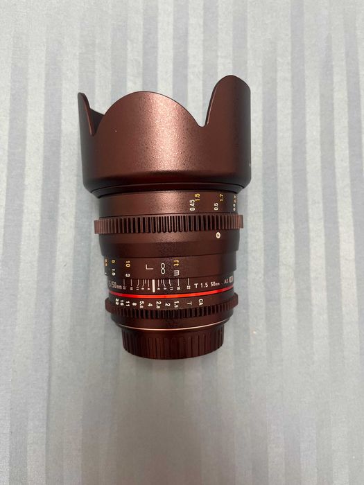 Samyang 50mm T1.5 + parasolar