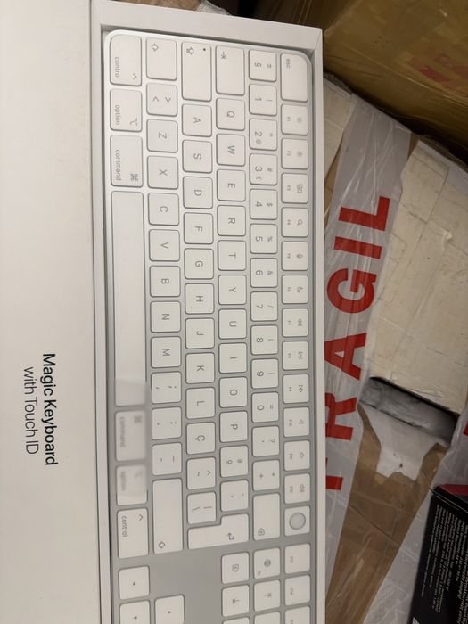 Apple magic keyboard cu touch id layout qwerty nou original
