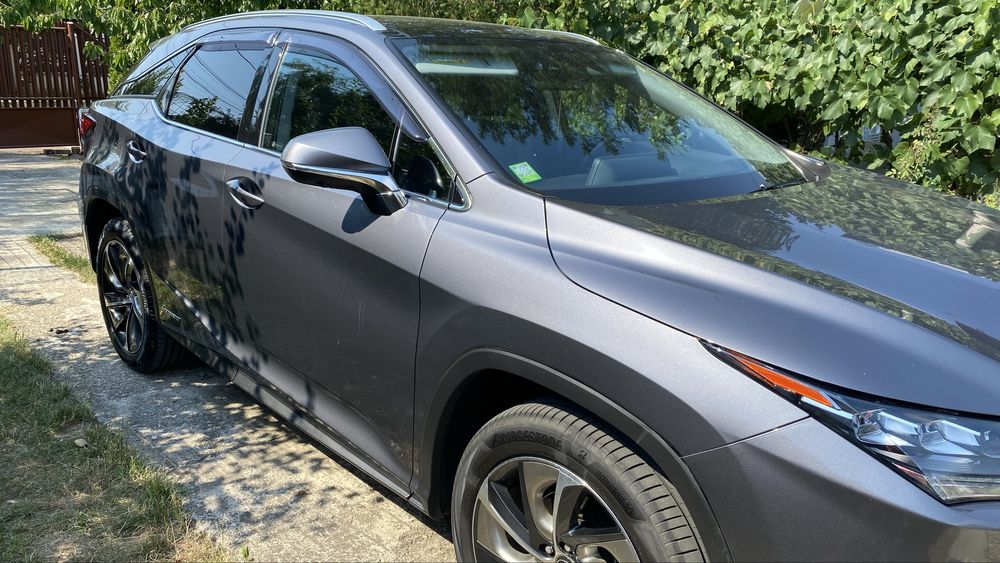 Proprietar vand Lexus RX 450h, model Luxury