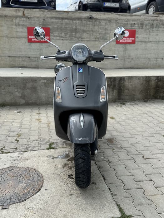 Piaggio Vespa GTS 300 Super