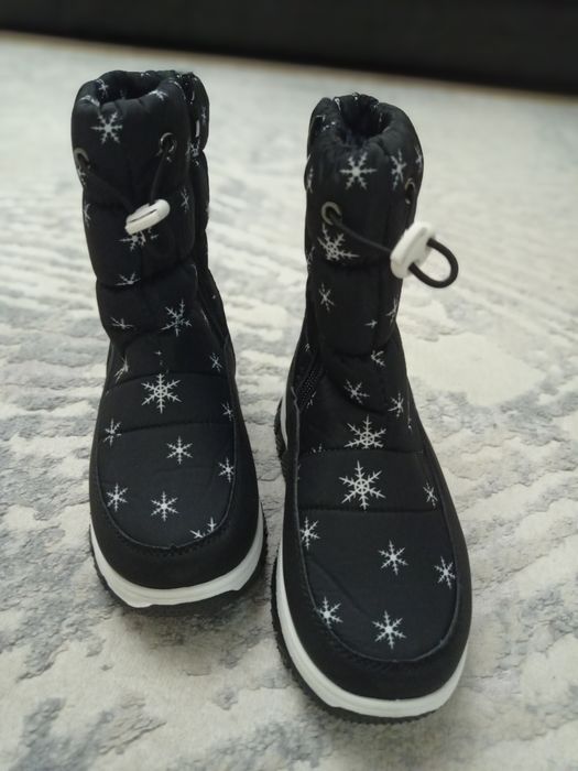 Детские зимние сапоги на девочку.