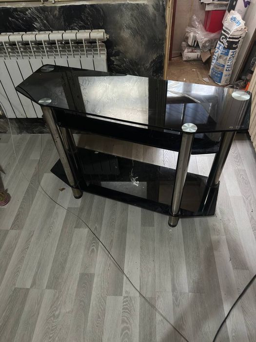 Продам стол для телевизора и колонок и стекляную полку