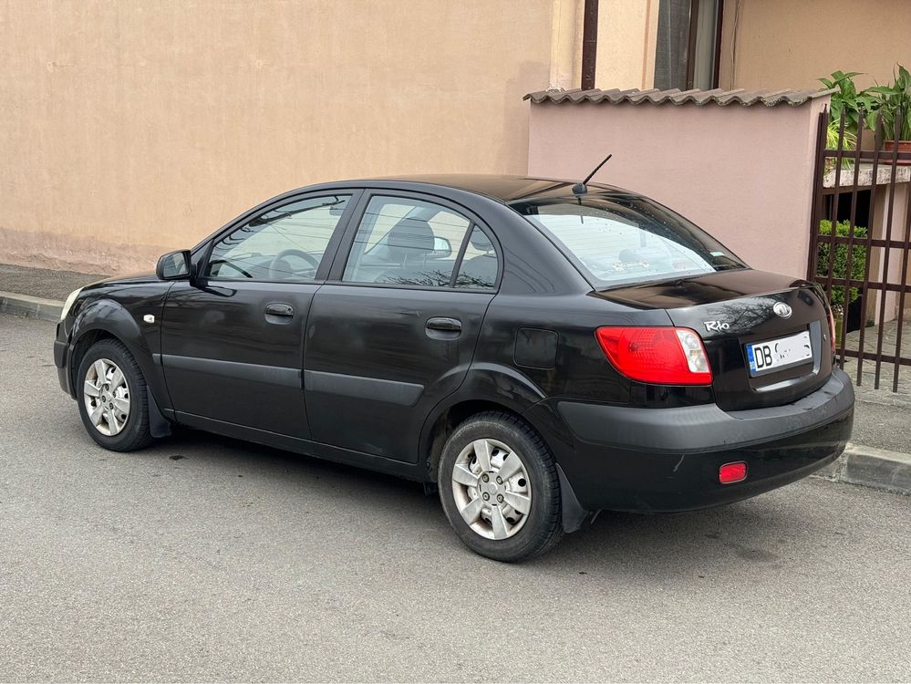 Kia Rio sedan 1.4 benzina