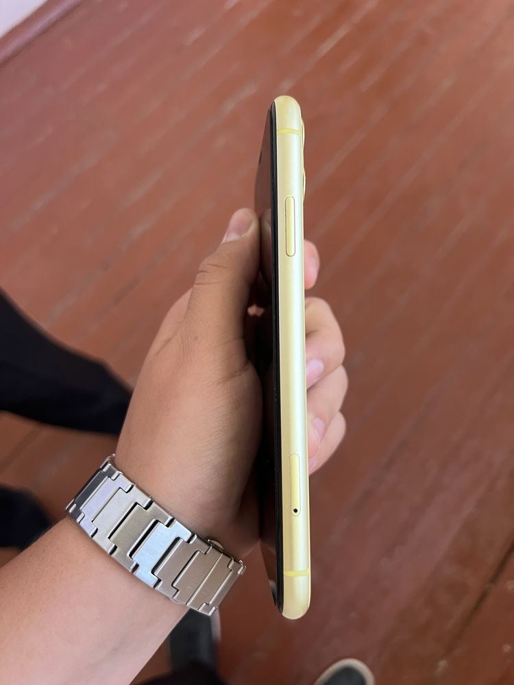 Iphone 11 ideal.