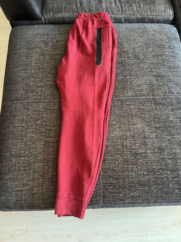 Мъжки Спортен Екип Nike Tech Fleece. (Тъмно Червен)