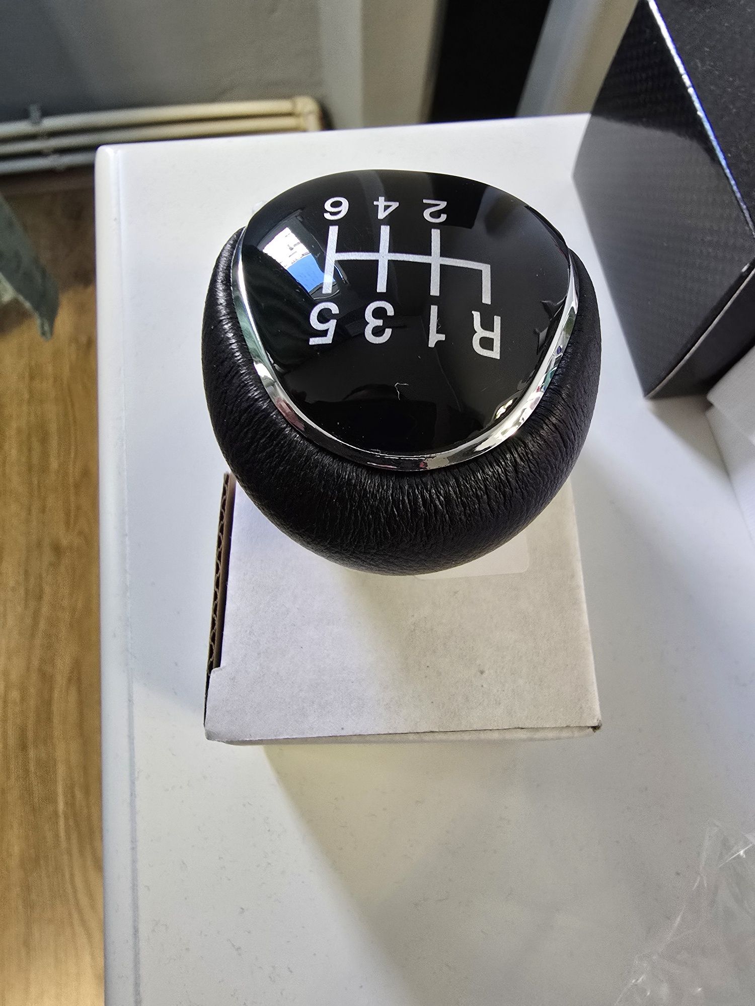 Nuca schimbator ford