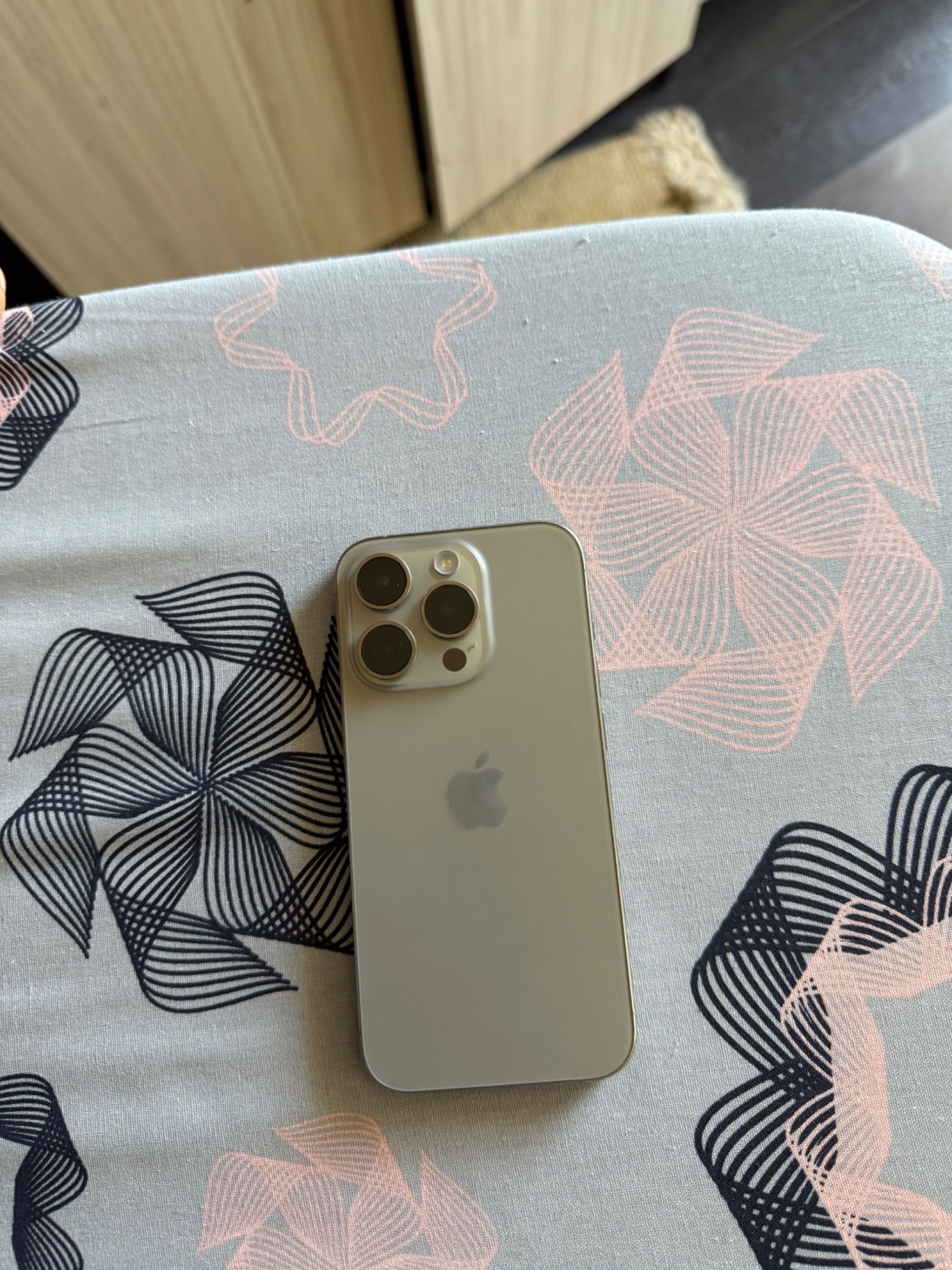 iPhone 15 Pro 128 GB  Titanium батерията е сменена оригинална!