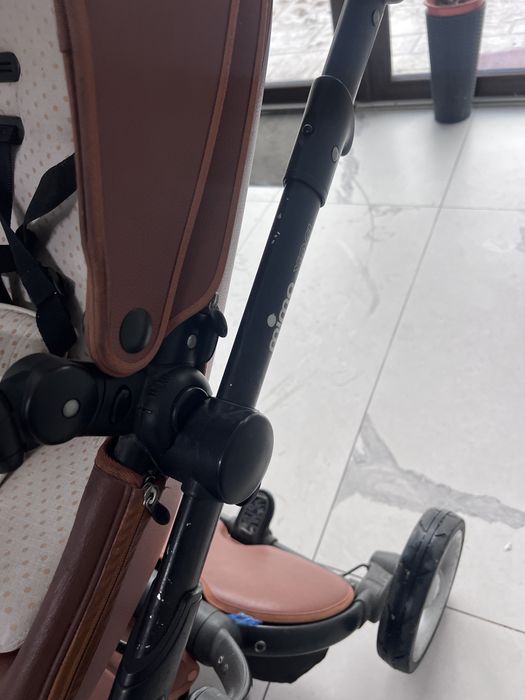 Vand Carucior de copii Mima + scoica de masina