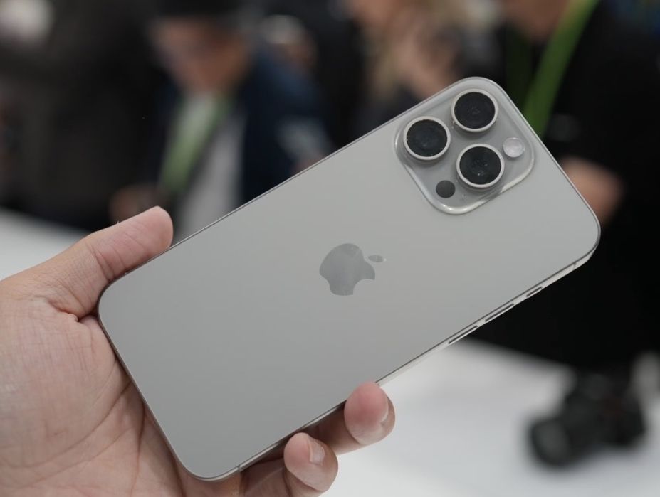 Vand Apple iPhone 15 Pro 128GB Natural Titanium Orange 88%