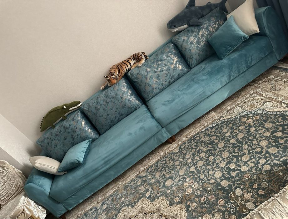 Продаю новый диван, 3 м 65 см (в длину), высота 95 см