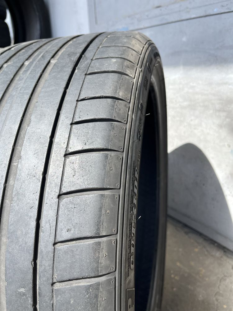 2 бр. летни гуми 275/30/20 Dunlop MFS DOT 3319 3 mm