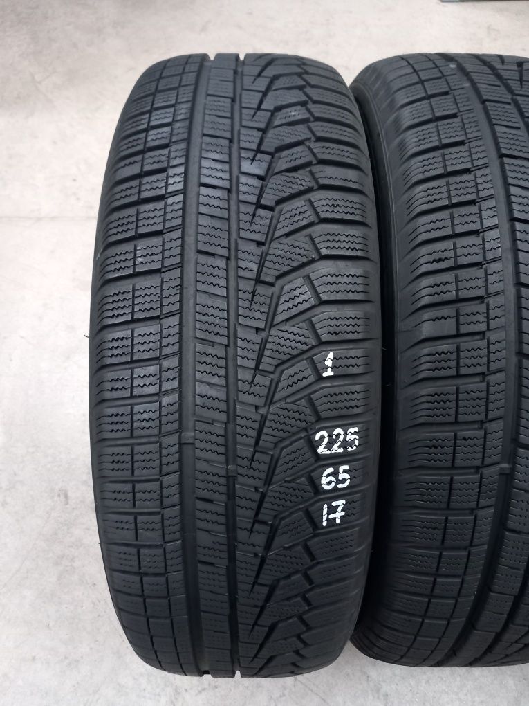 225/65R17 102H 4бр.Hankook WINTER Неразличими от НОВИ