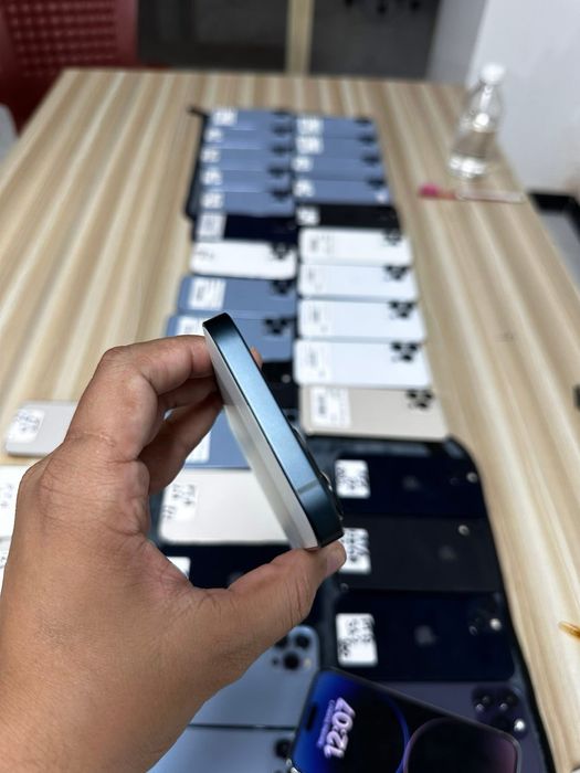 iPhone 13 cu 94% Bateria