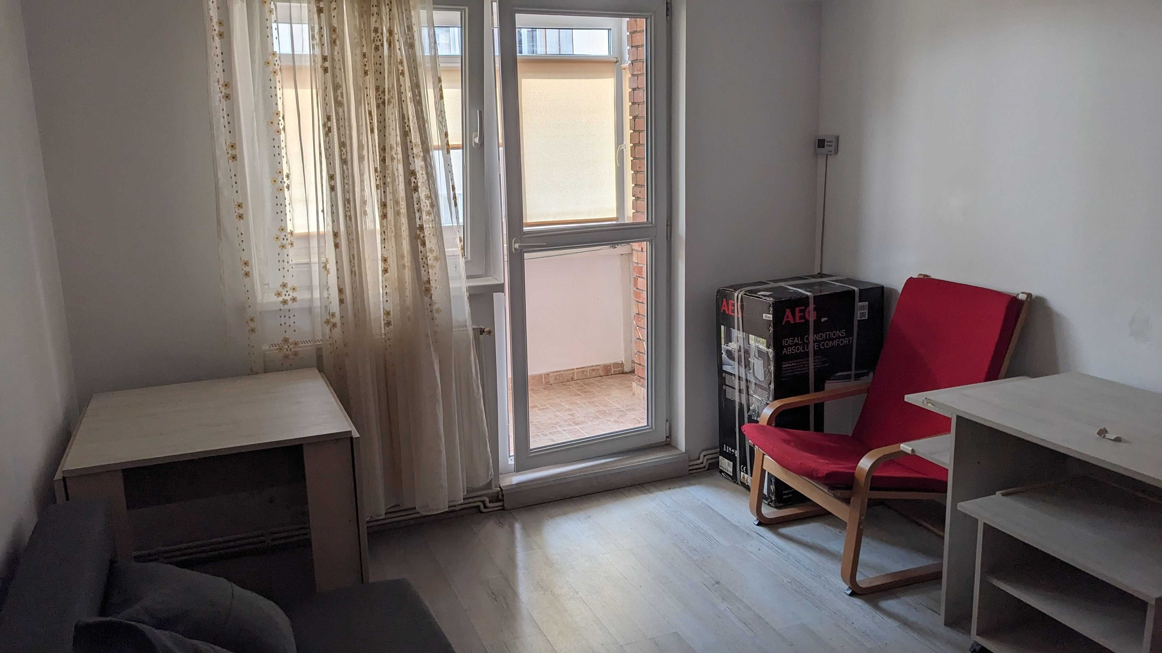 Inchiriez apartament cu 2 camere in Valea Aurie