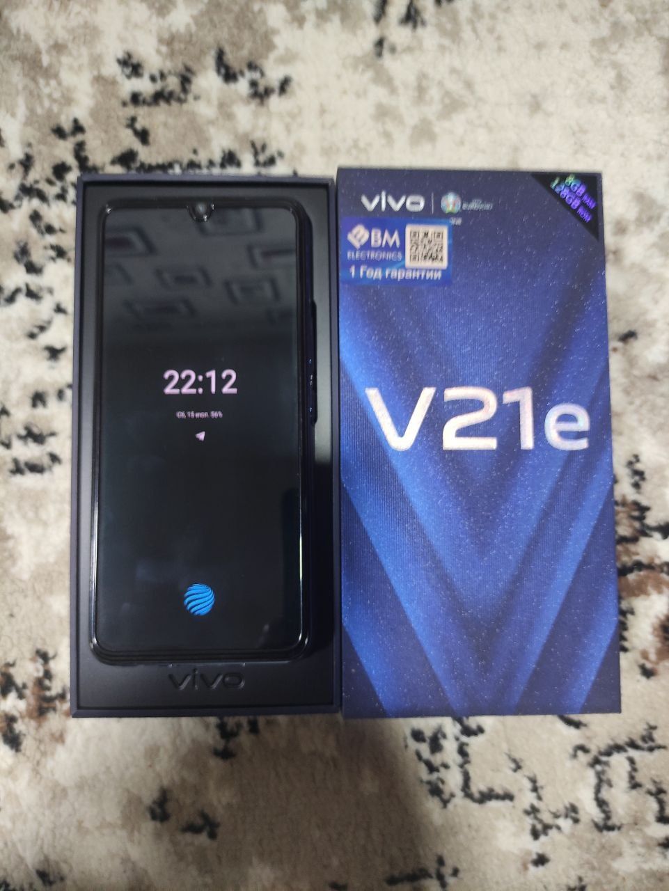 Телефон Vivo v21e