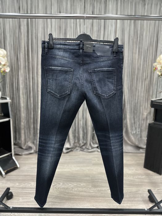 Blugi Dsquared2. Marimi: 50/52/54/56/58