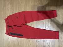 Pantaloni nike tech