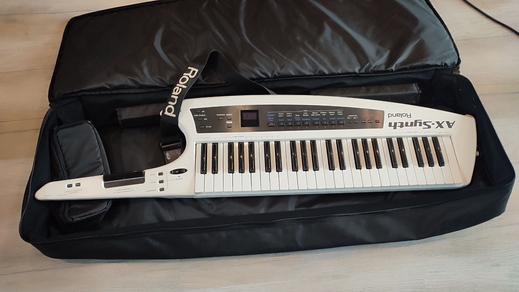 Sintetizator Roland Ax-Synth