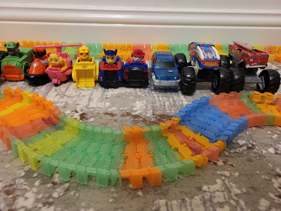 Patrula cățelușilor+alte mașinuțe +drum