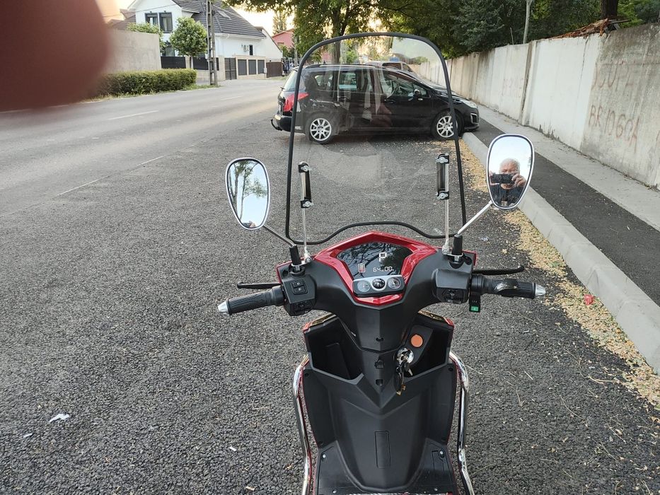 Vând scuter electric
