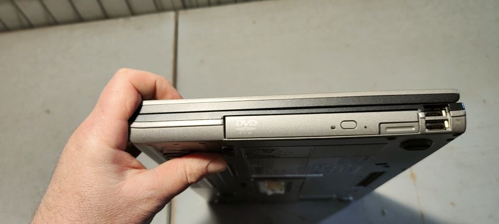 Laptop dell  latitude 620