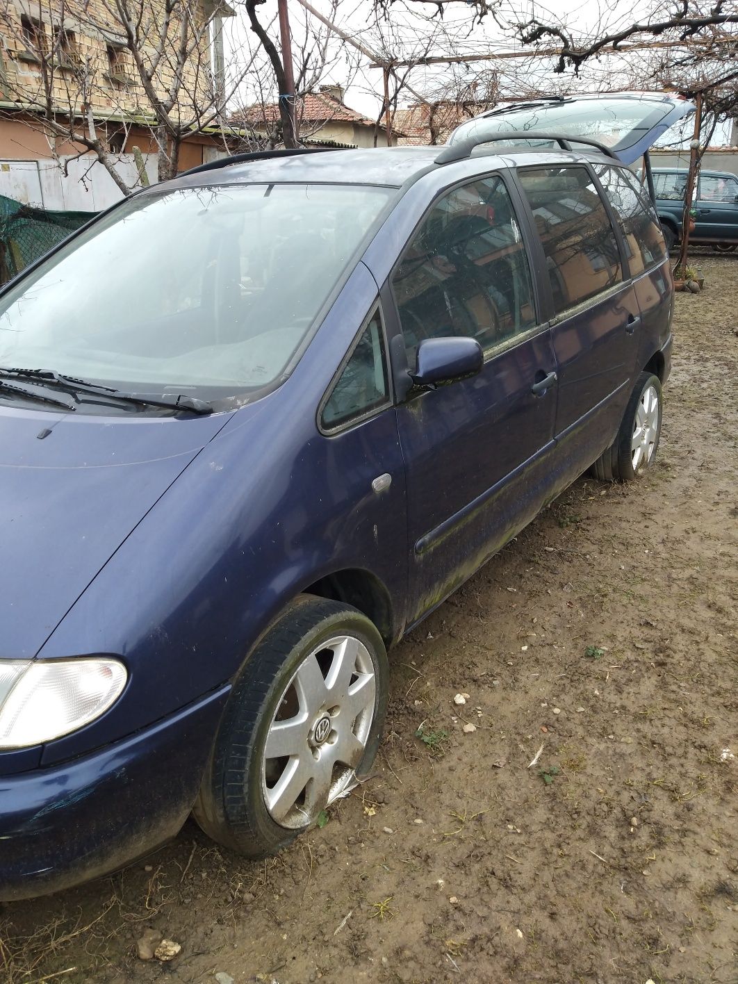 Продавам Vw SHARAN 1.9TDI 116 коня, на  части!