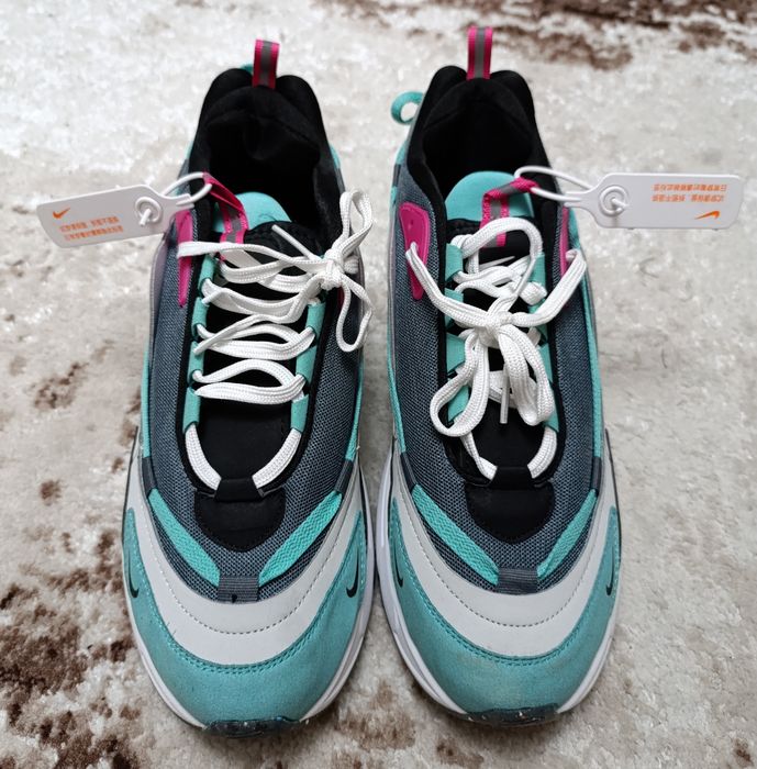 Vând adidași noi de bărbați Nike Air Max Furyosa