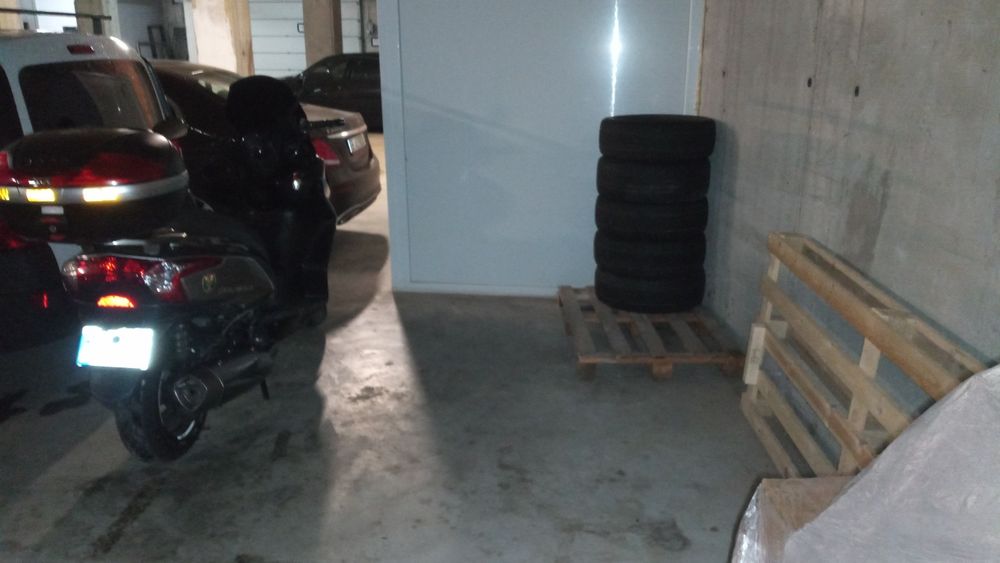 Inchiriez garaj pentru depozitare motociclete