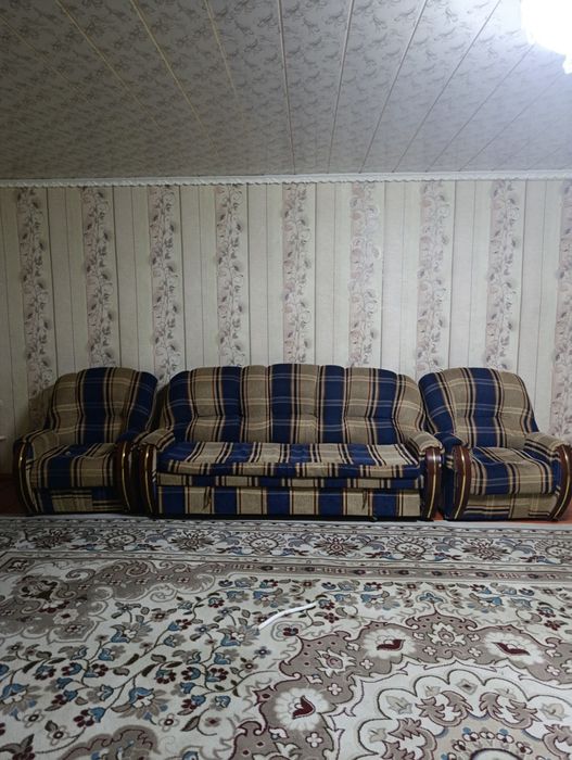 Продаются диван с креслами