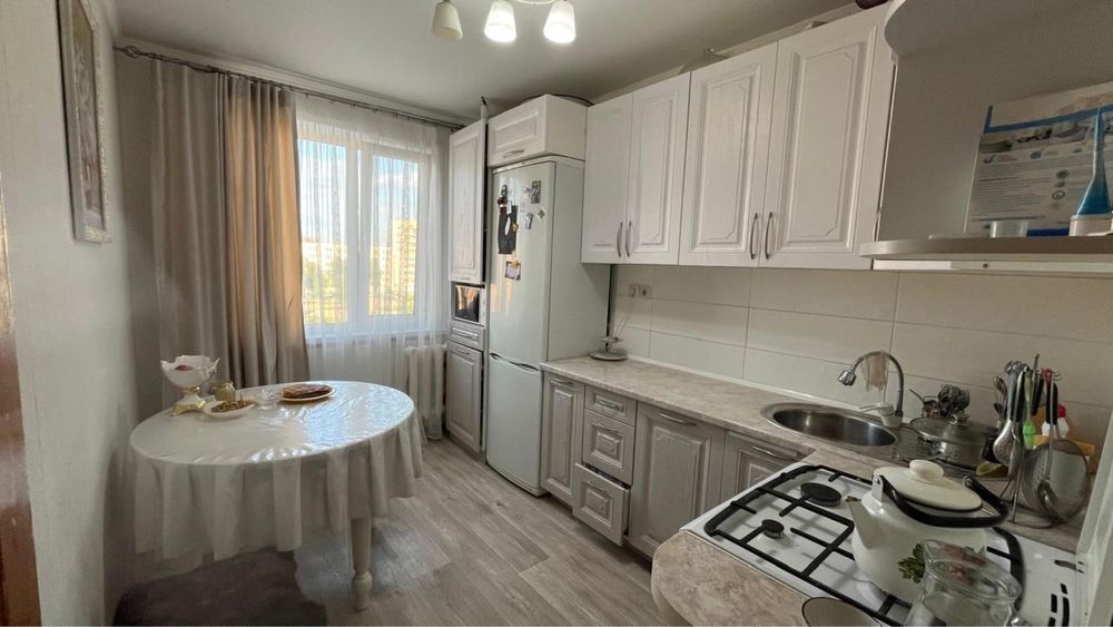 Продам 3-комнатную квартиру в центре