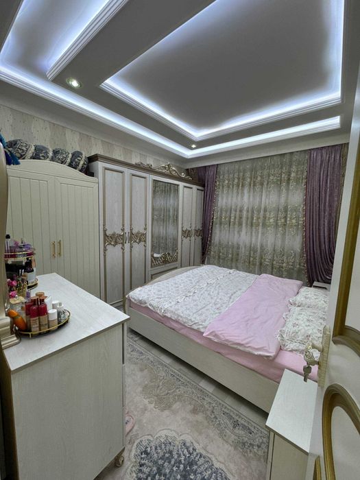 Квартира сотилади 3 хона удвоенный зал