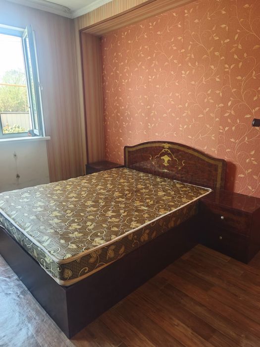 Продам спальный гарнитур