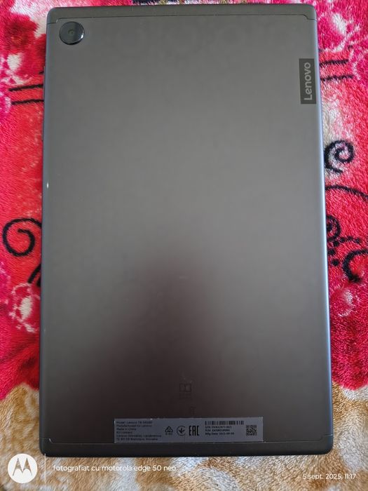 Vând tableta Lenovo