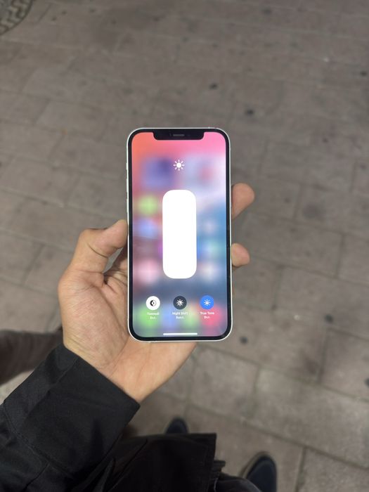 Iphone 12 white 64 gb