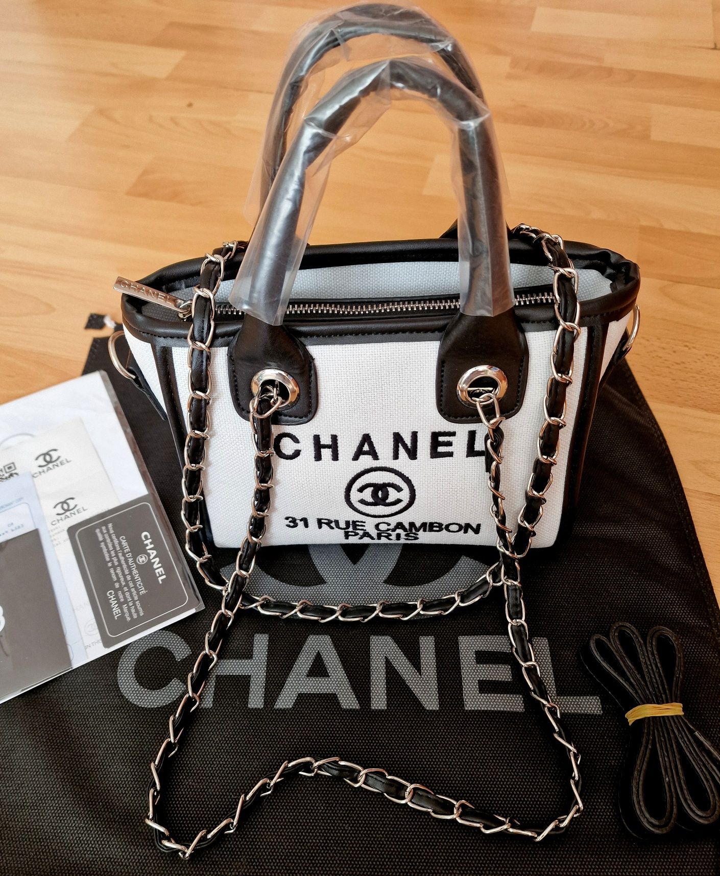 Geanta mini,material textil, accesorii metalice, saculet, etichetă