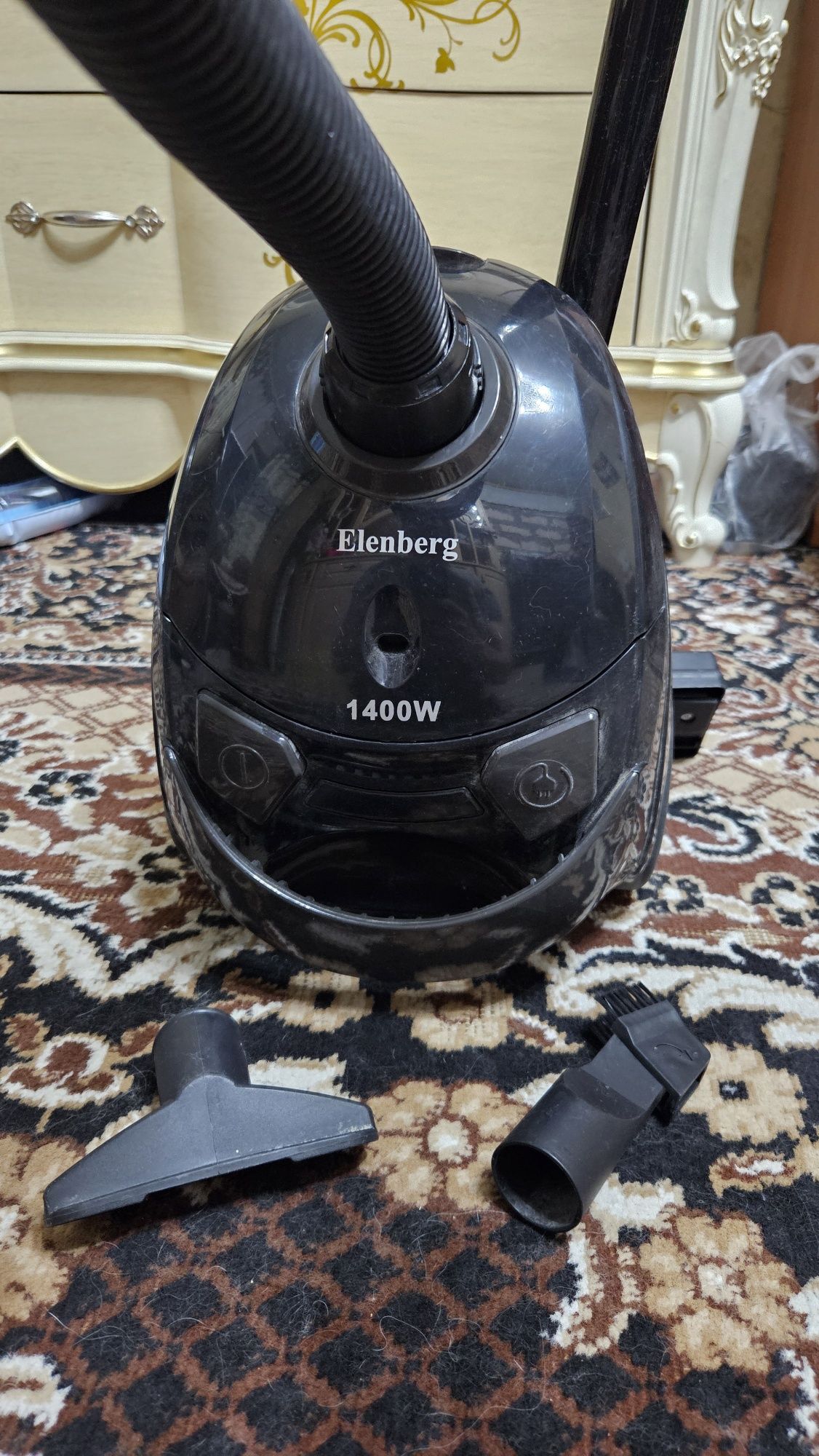 Пылесос Elenberg 1400w