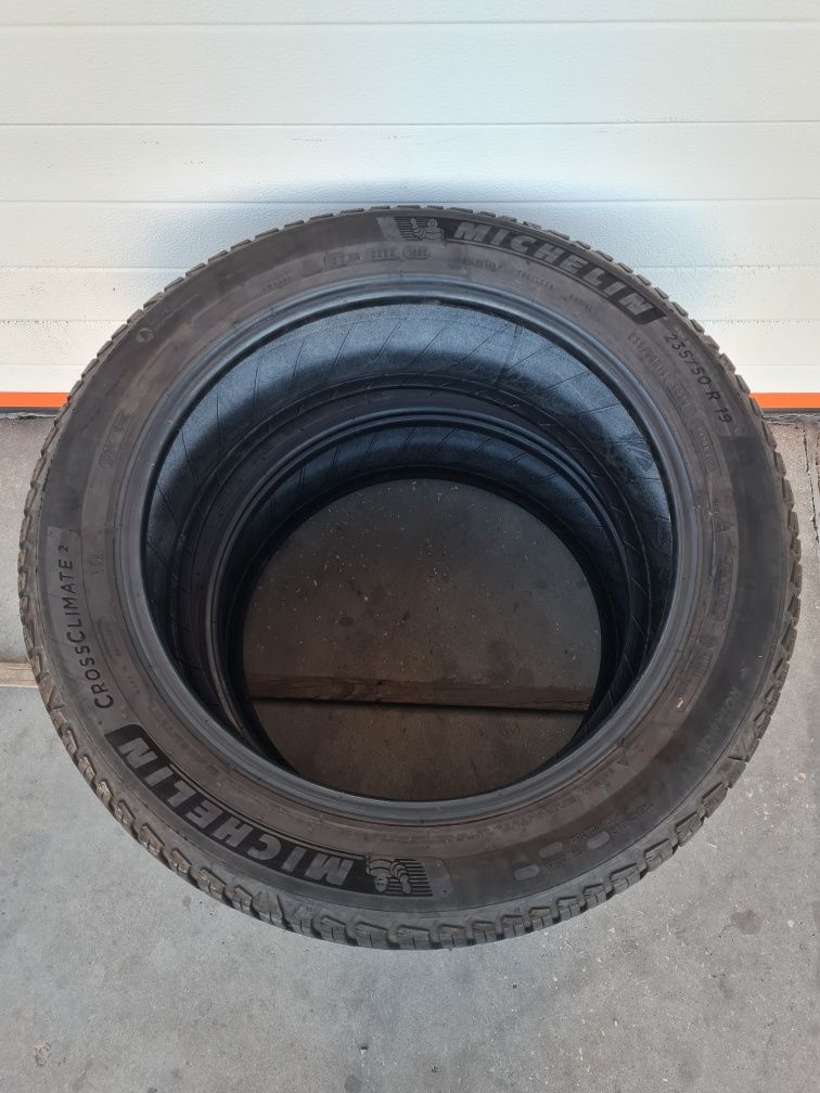 Всесезонни гуми 2 броя MICHELIN CrossClimate2 235 50 R19 дот 1222