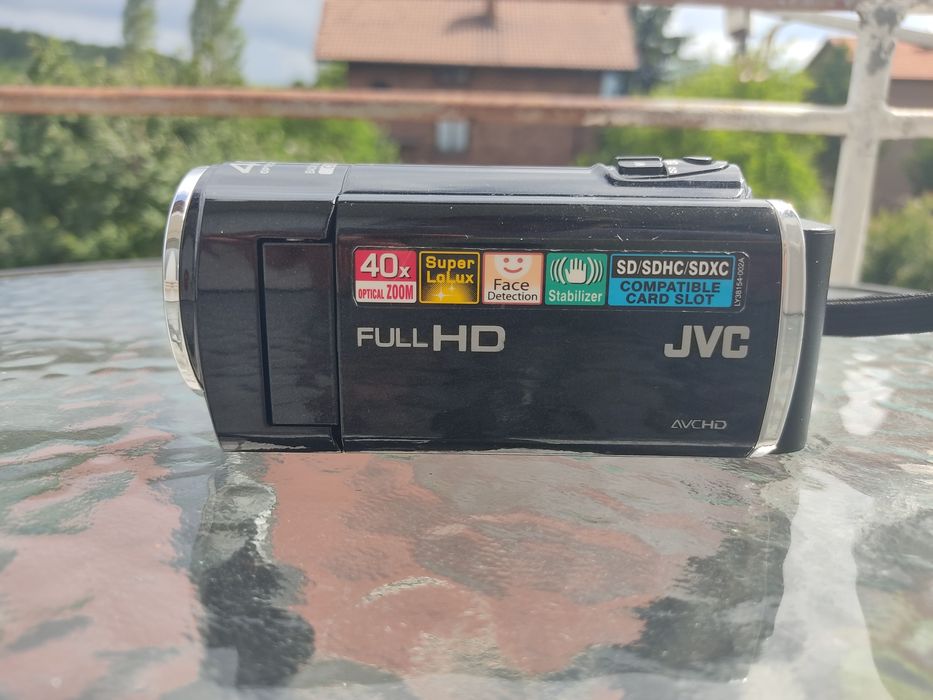 Камера JVC Everio GZ-E15BE