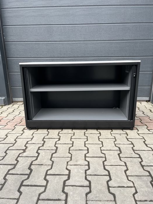 Dulap metalic cu uși tip rulou