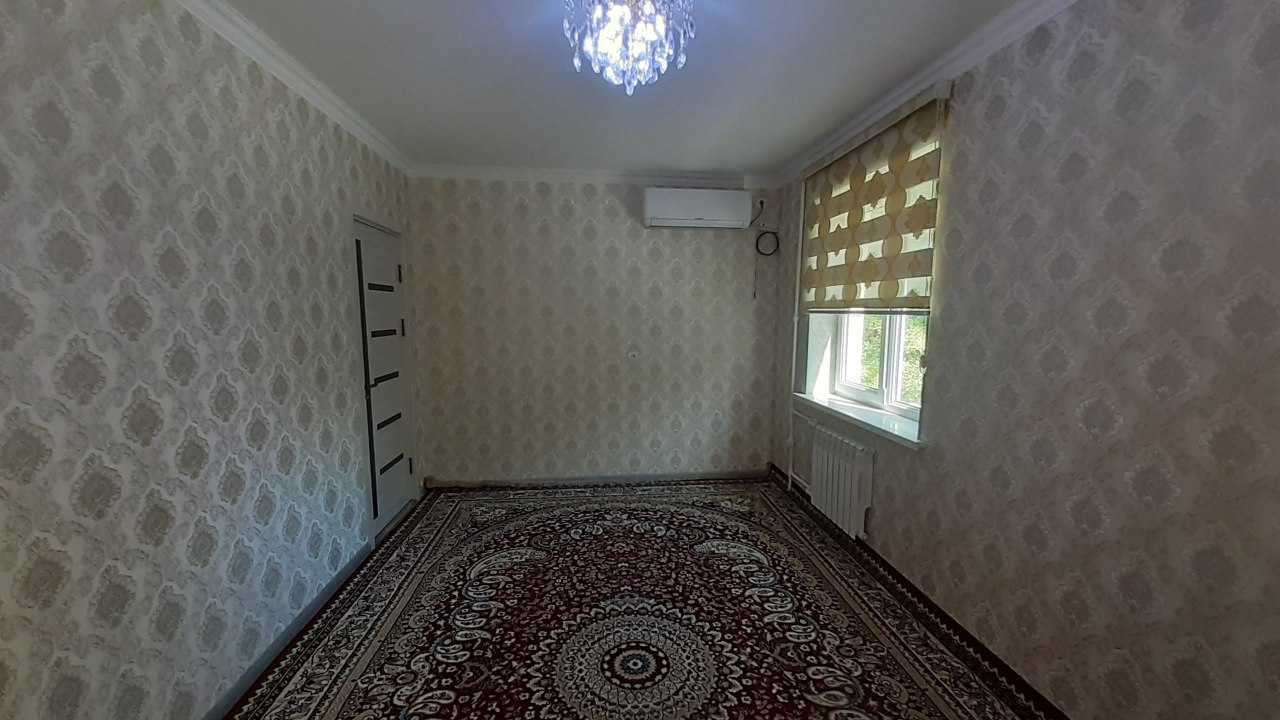 Уй сотилади. Продаётся квартира
