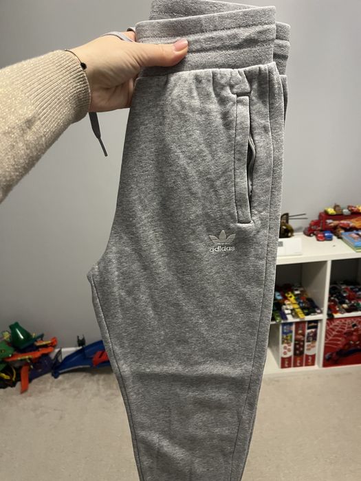 Pantaloni ADIDAS trening bumbac 9-10 ani