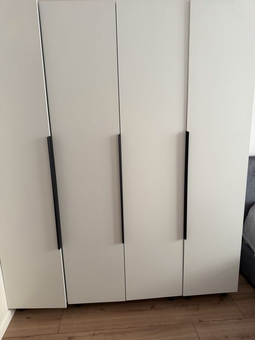 Продам шкафы в отличном состоянии 4х, 6ти дверные