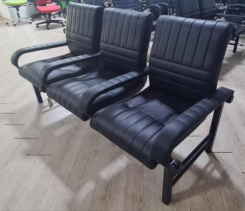 Кресло для актового зала с подлокотником