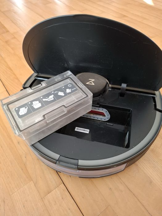 Продава се прахосмукачка робот Roborock S7!